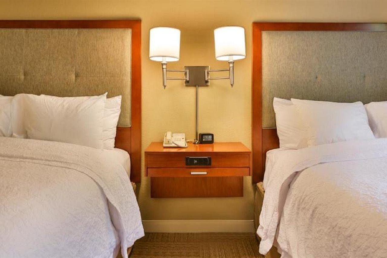 Hampton Inn & Suites Charleston Airport Норт-Чарлстон Екстер'єр фото